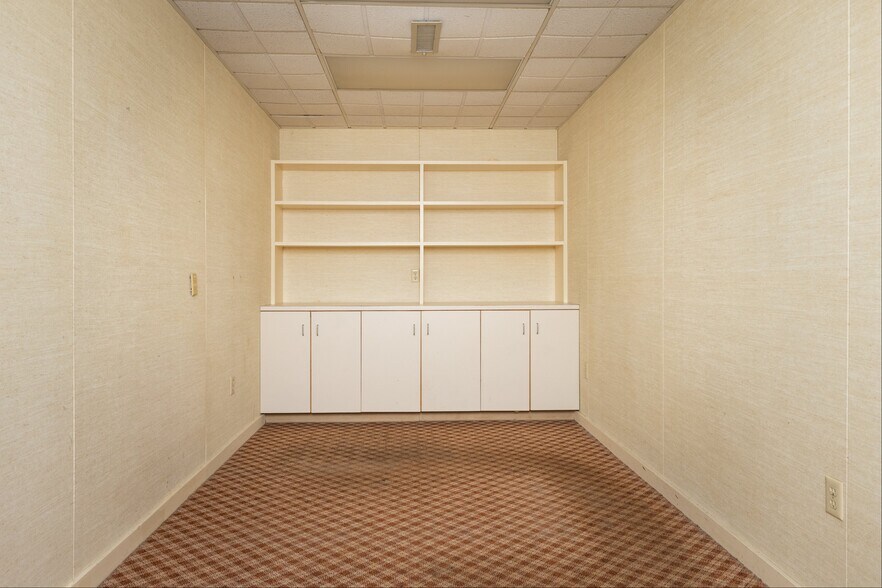 More Photos Of 2630 E Chestnut Ave, Vineland Medical For Sale
