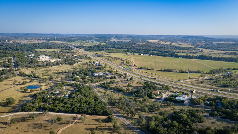 More Photos Of 3 Holiday Rd, Comfort Land For Lease