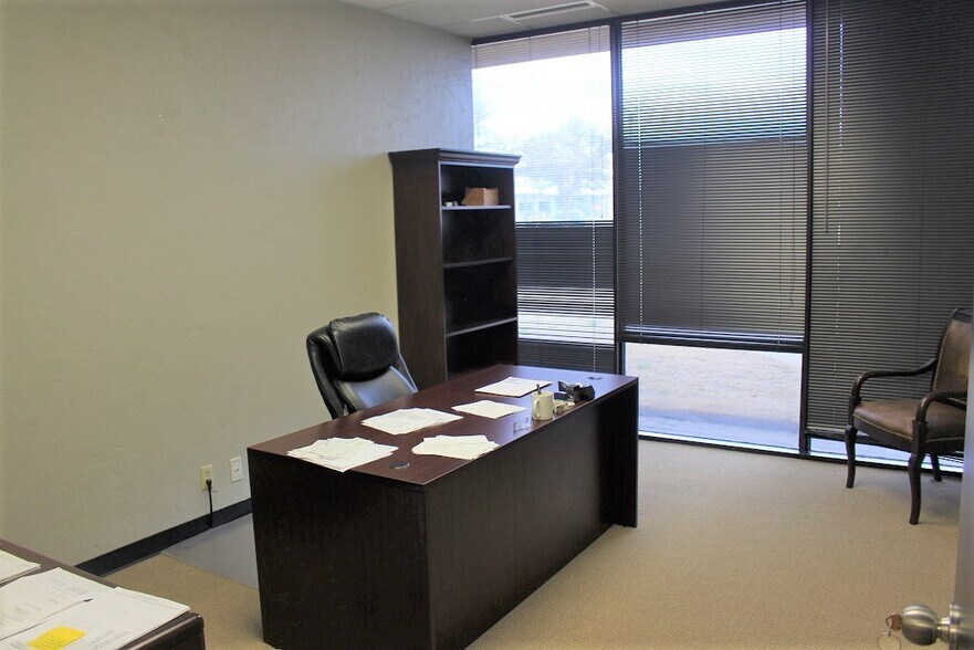 More Photos Of 3300 N A St, Midland Office For Lease