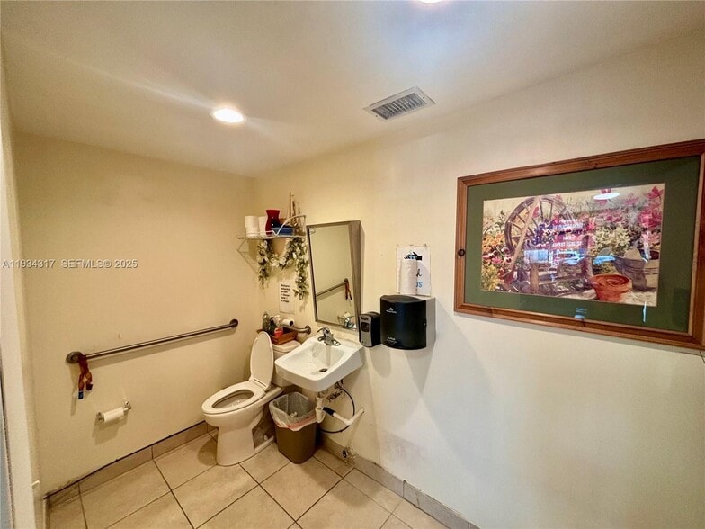 More Photos Of 10393 SW 186th St, Cutler Bay Light Manufacturing For Sale