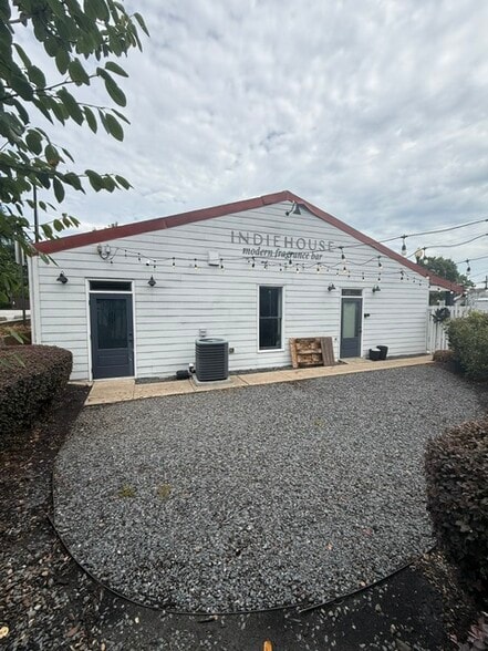 More Photos Of 26 Jones Ave, Alpharetta Freestanding For Lease