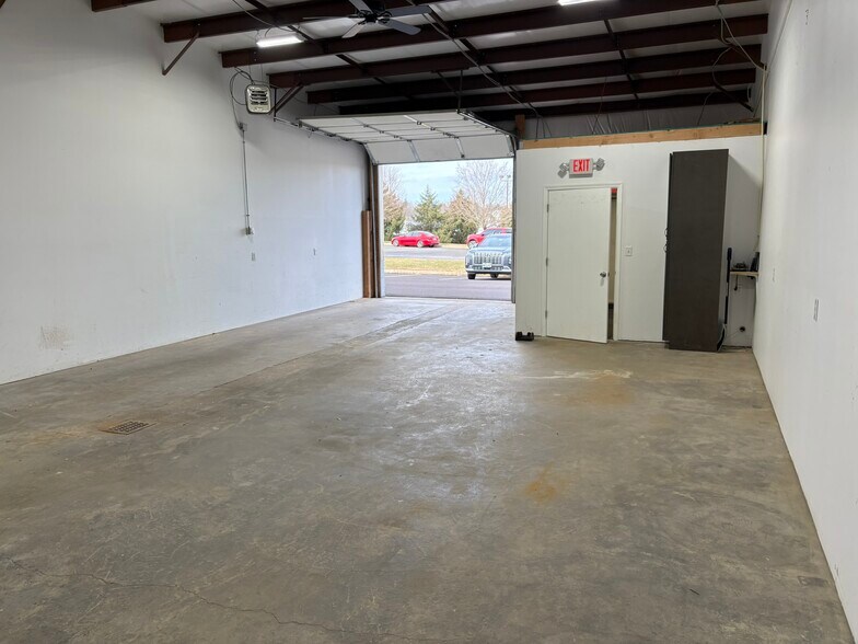 More Photos Of 151 Discovery Dr, Colmar Light Distribution For Lease