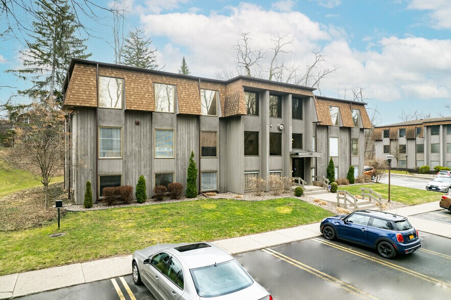 More Photos Of 640 Kreag Rd, Pittsford Office Residential For Lease