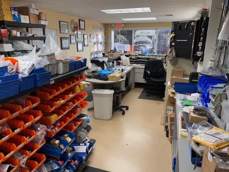 More Photos Of 1200 S Dixie Hwy W, Pompano Beach Warehouse For Sale