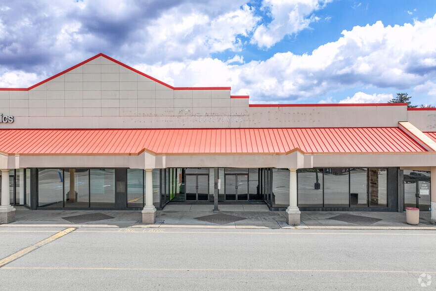 More Photos Of 200-300 Hillcrest Shopping Ctr, New Kensington Unknown For Lease