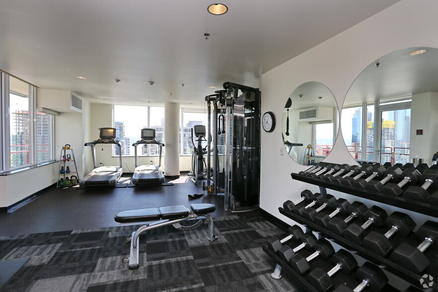 More Photos Of 2105 5th Ave, Seattle Apartments For Lease