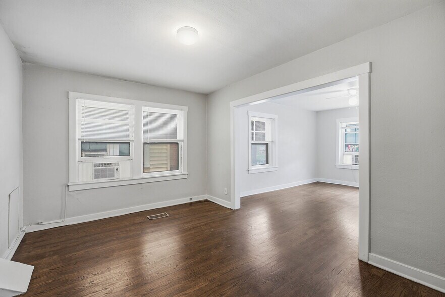 More Photos Of 1109 W 40th St, Kansas City Apartments For Sale