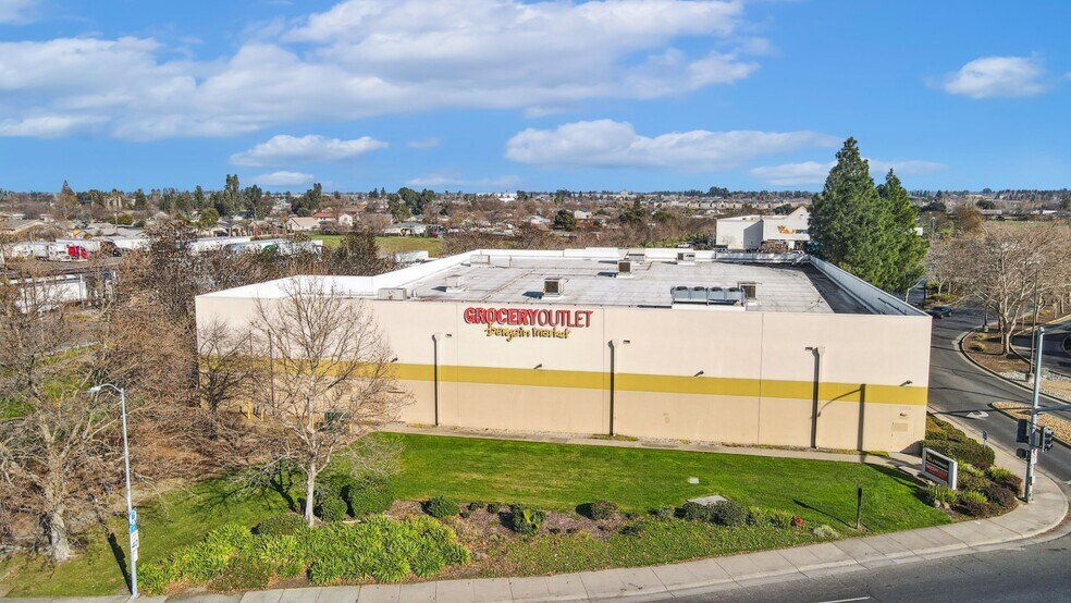 More Photos Of 7900 E Stockton Blvd, Sacramento Auto Dealership For Sale