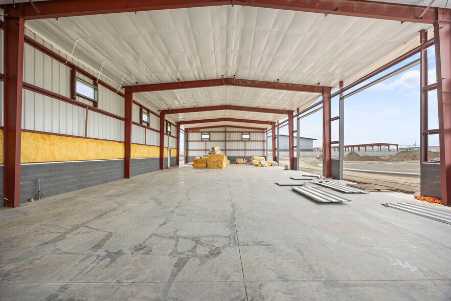 More Photos Of 1342 E Saint Helens St, Pasco Light Distribution For Lease