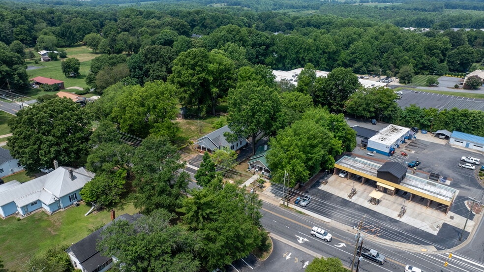 More Photos Of 3084 W Main St, Claremont Office For Sale