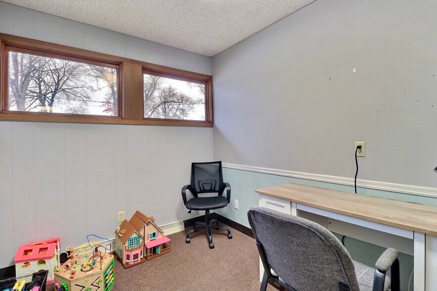 More Photos Of 230 E 22nd St, Fremont Medical For Sale