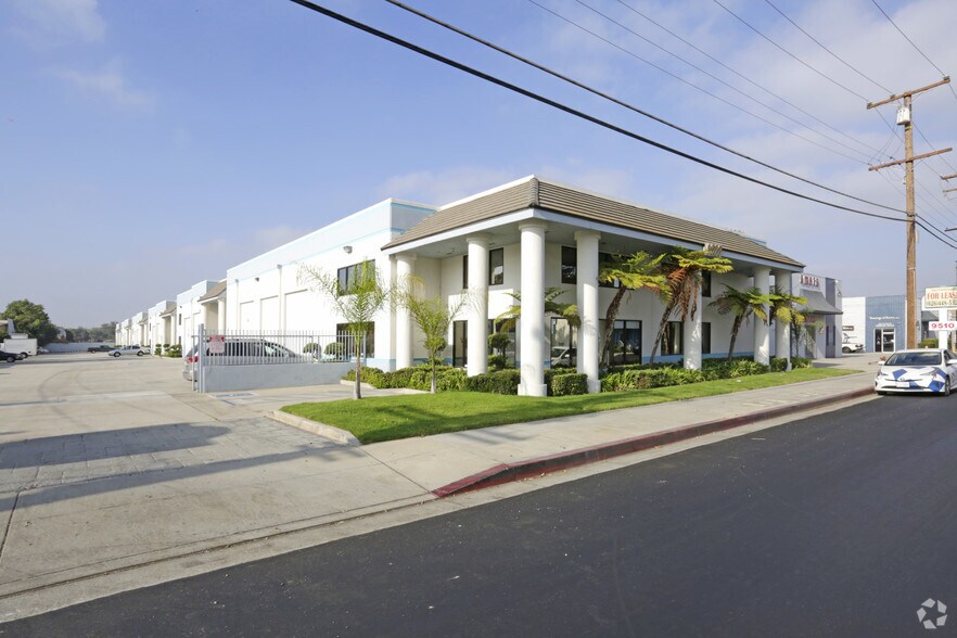 More Photos Of 9528 E Rush St, South El Monte Manufacturing For Lease