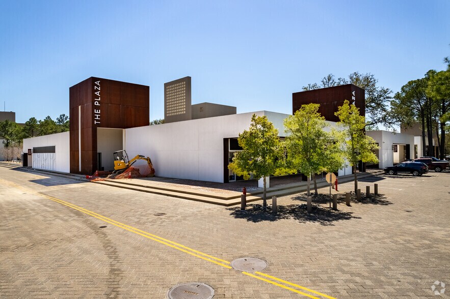 More Photos Of 1301 Solana Blvd, Westlake Unknown For Lease