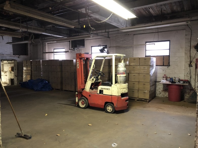 More Photos Of 100 Beecher Ave, Cheltenham Township Warehouse For Lease