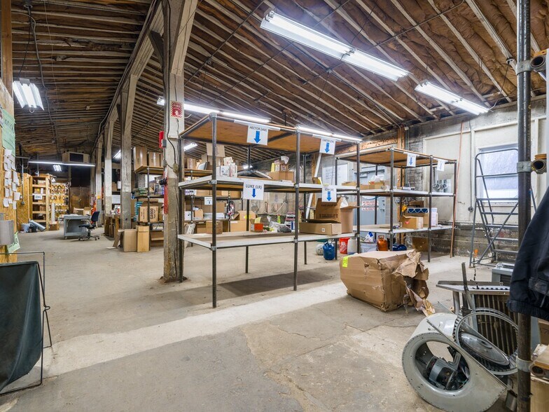 More Photos Of 50 Franklin St, Batavia Flex For Sale