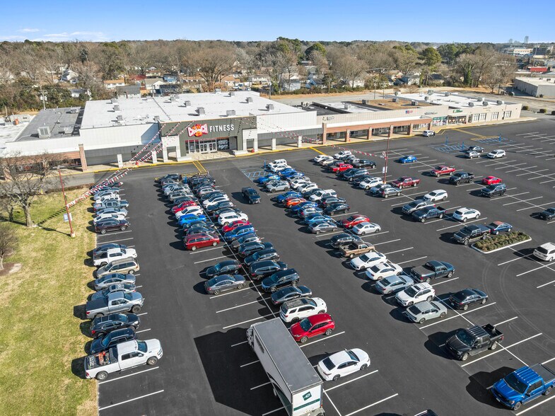 More Photos Of 5900 E Virginia Beach Blvd, Norfolk Unknown For Lease