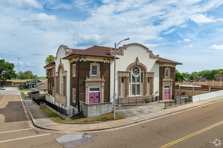 More Photos Of 1110 Faxon Ave, Memphis Religious Facility For Sale