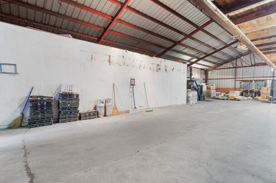 More Photos Of 10199 S Wayne Rd, Warren Showroom For Sale