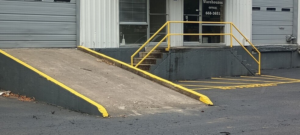More Photos Of 123-139 Ragland Rd, Jackson Warehouse For Lease