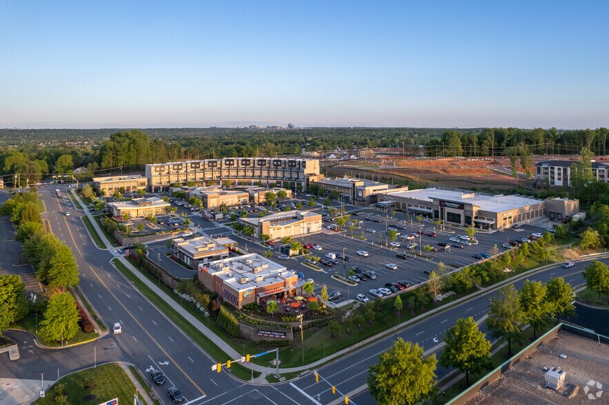 More Photos Of 21435 Epicerie Plz, Sterling Unknown For Lease