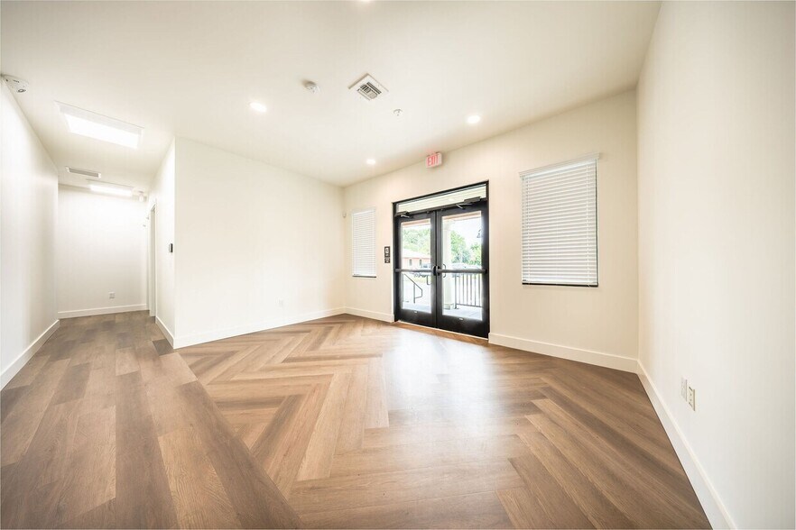 More Photos Of 741 Ciara Creek Cv, Longwood Medical For Sale