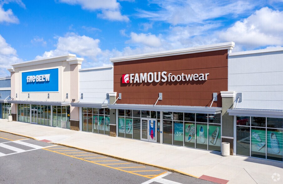 More Photos Of 3221-3231 Vineland Rd, Kissimmee Unknown For Lease