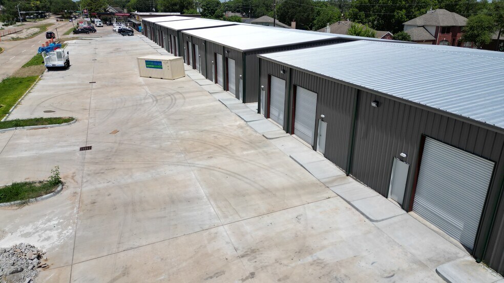 More Photos Of 14940 Beechnut st, Houston Unknown For Lease