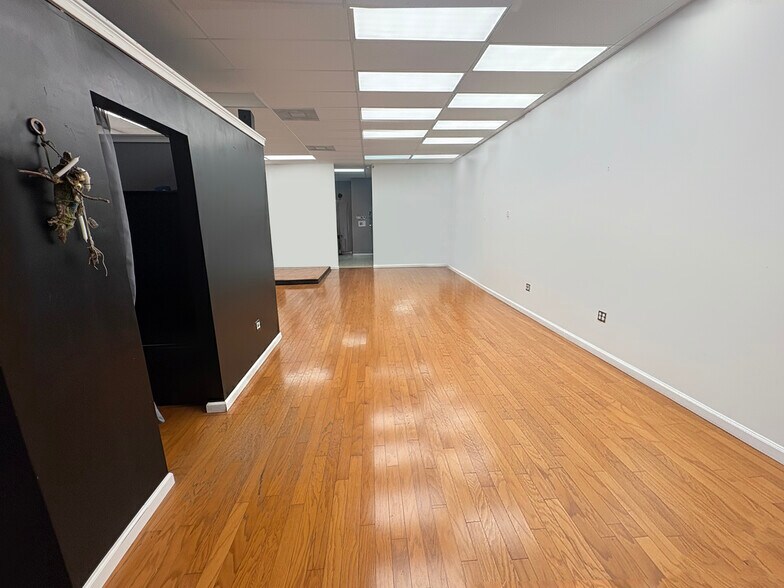 More Photos Of 111 E Lake Mary Blvd, Sanford Storefront For Lease