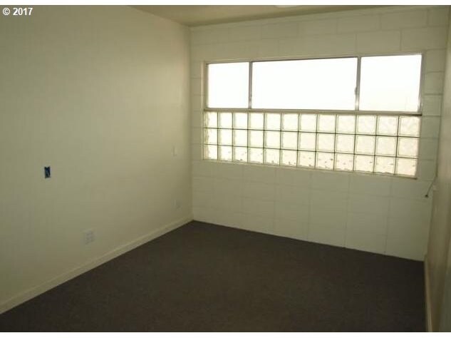 More Photos Of 94181 4th St, Gold Beach Office Residential For Sale