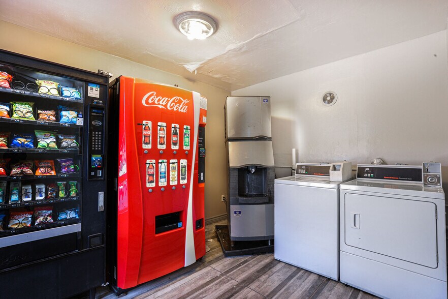 More Photos Of 1350 W Main St, Barstow Hotel For Sale