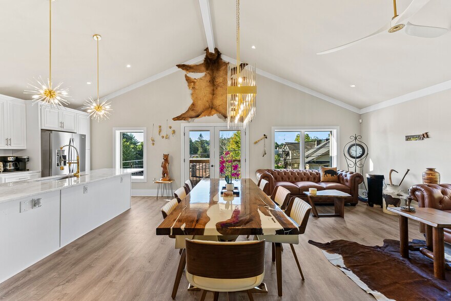 More Photos Of 870 Main St, Blowing Rock Restaurant For Sale