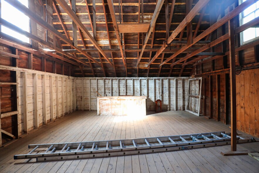 More Photos Of 12 Lounsbury Ct, Kingston Light Manufacturing For Lease