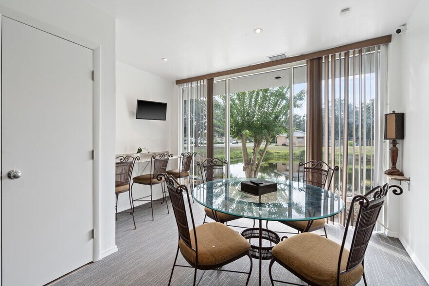 More Photos Of 3800 26th St W, Bradenton Medical For Sale