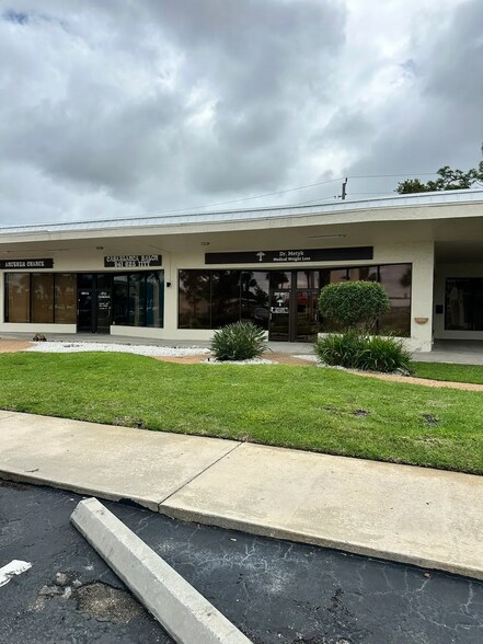 Primary Photo Of 2811 Tamiami Trl, Port Charlotte Storefront Retail Office For Lease