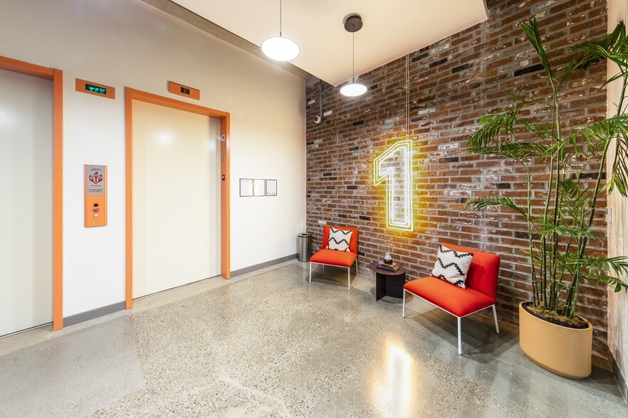 More Photos Of 1019 E 4th Pl, Los Angeles Loft Creative Space For Lease