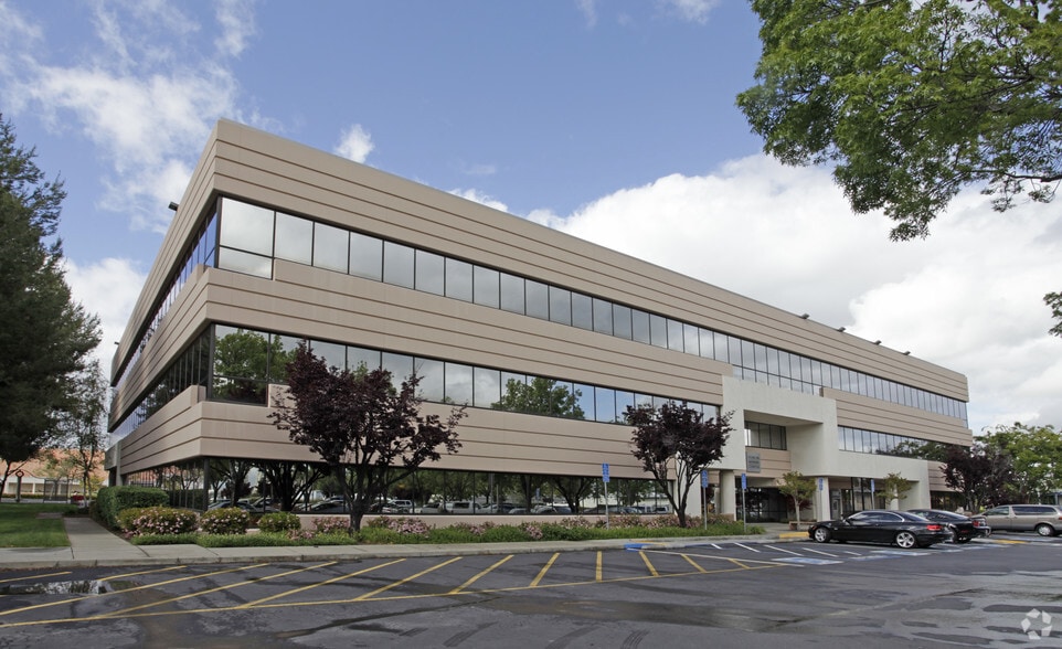 More Photos Of 7600 Dublin Blvd, Dublin Loft Creative Space For Lease