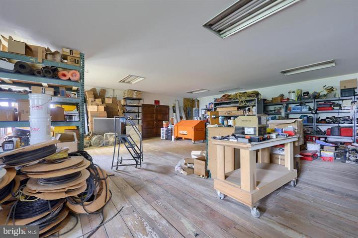 More Photos Of 206 W Kendig Rd, Willow Street Warehouse For Sale
