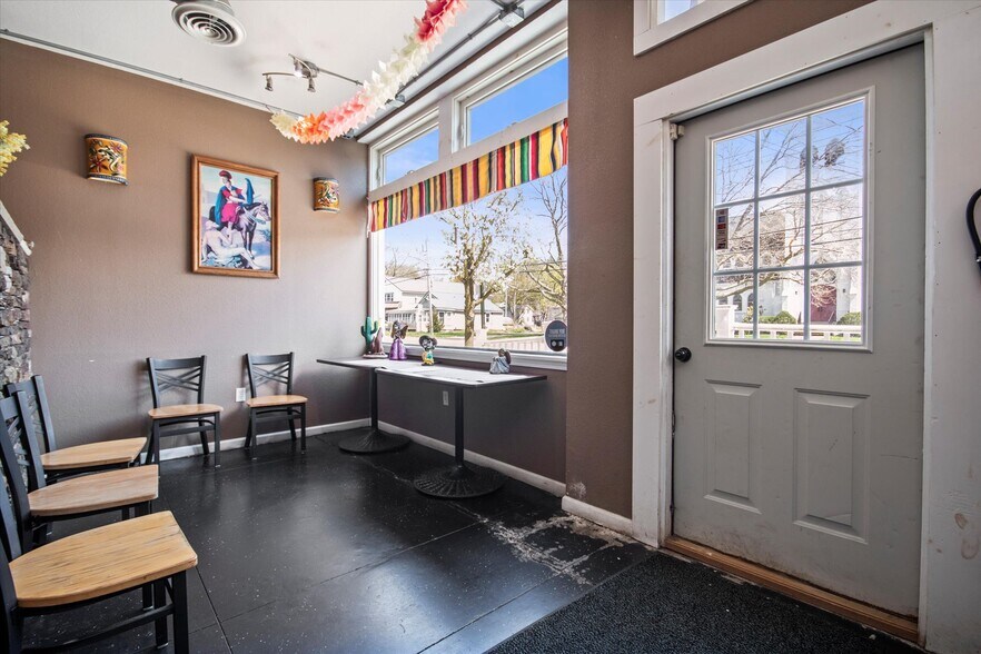 More Photos Of 3829 N Main St, Marion Storefront Retail Residential For Sale