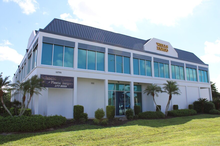 Primary Photo Of 12751 S Cleveland Ave, Fort Myers Medical For Lease