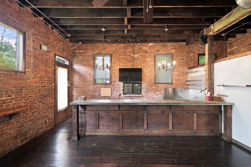 More Photos Of 1602-1608 Walnut St, Jacksonville Restaurant For Sale