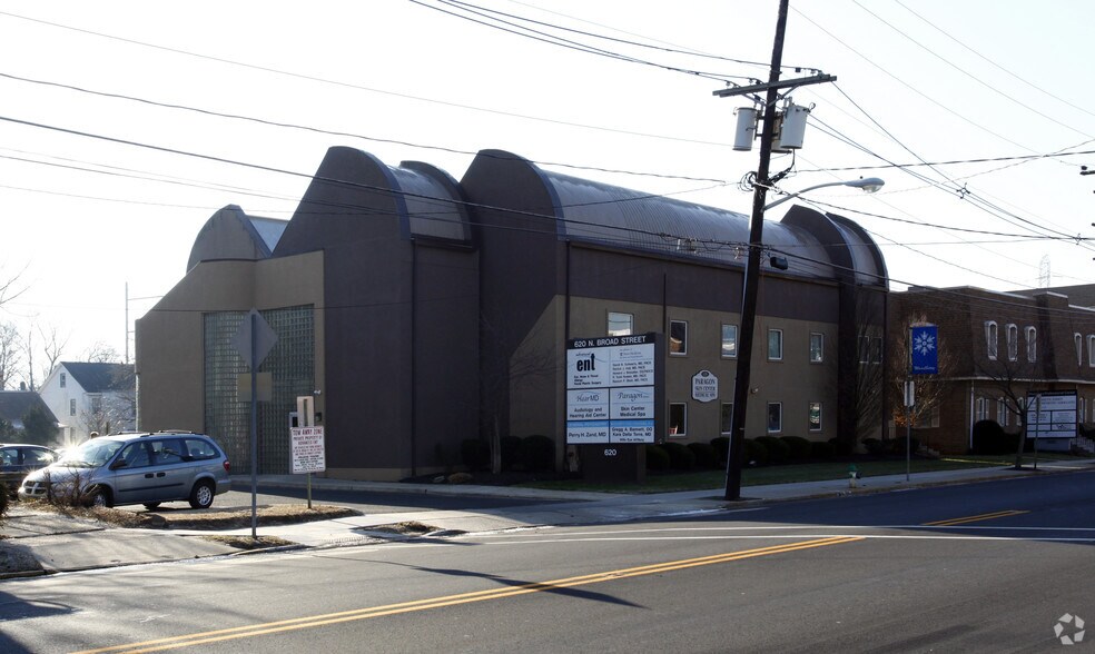 More Photos Of 620 N Broad St, Woodbury Medical For Lease