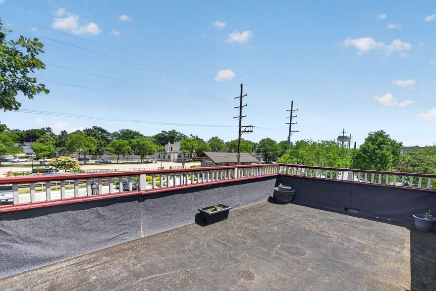 More Photos Of 211 W Railroad Ave, Bartlett Storefront Retail Residential For Sale