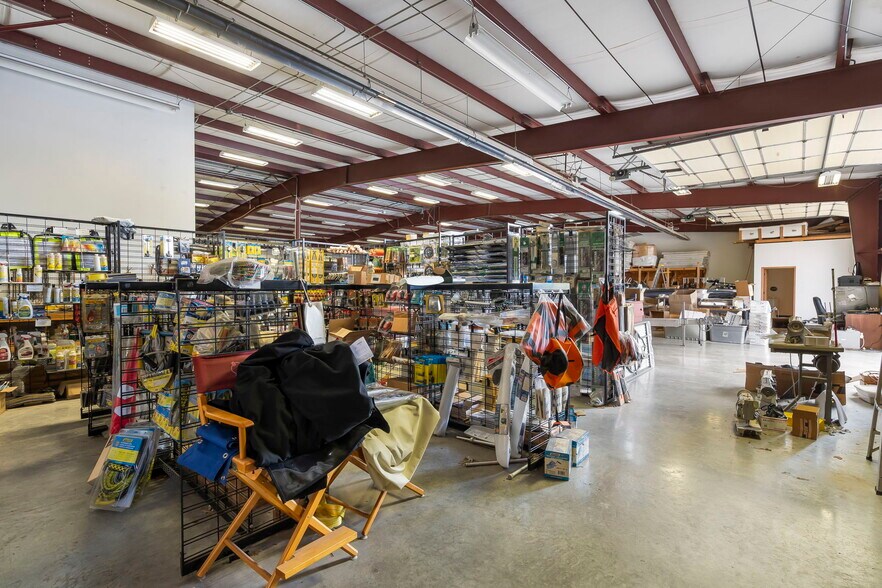 More Photos Of 5410 S Daniel St, Battlefield Manufacturing For Sale
