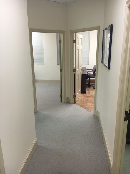 More Photos Of 3923 Blenheim Blvd, Fairfax Medical For Sale