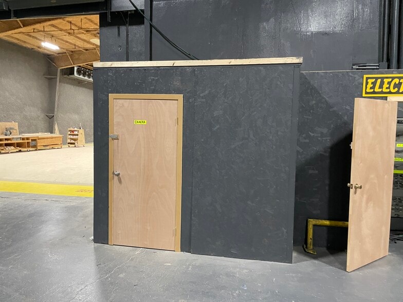 More Photos Of 4865 Arthur Kill Rd, Staten Island Warehouse For Sale