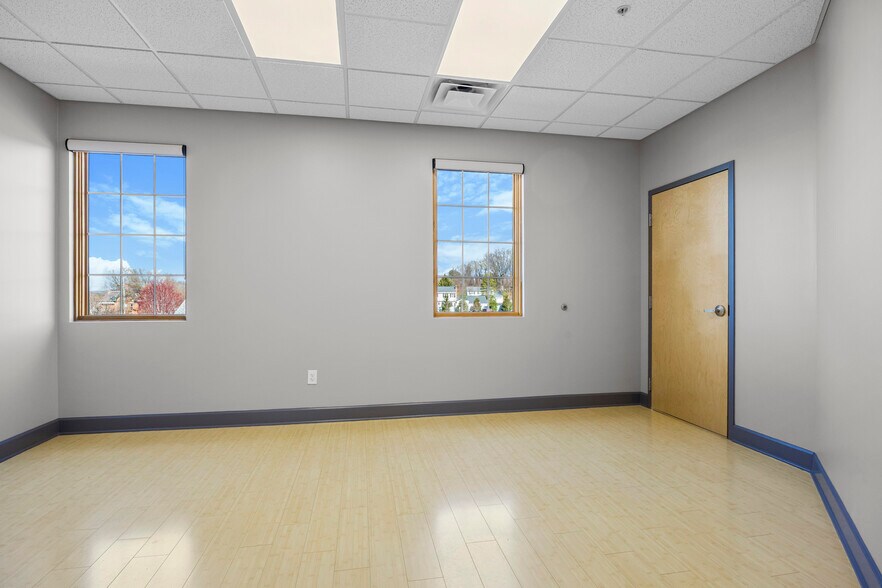 More Photos Of 399 Albany Shaker Rd, Loudonville Freestanding For Lease