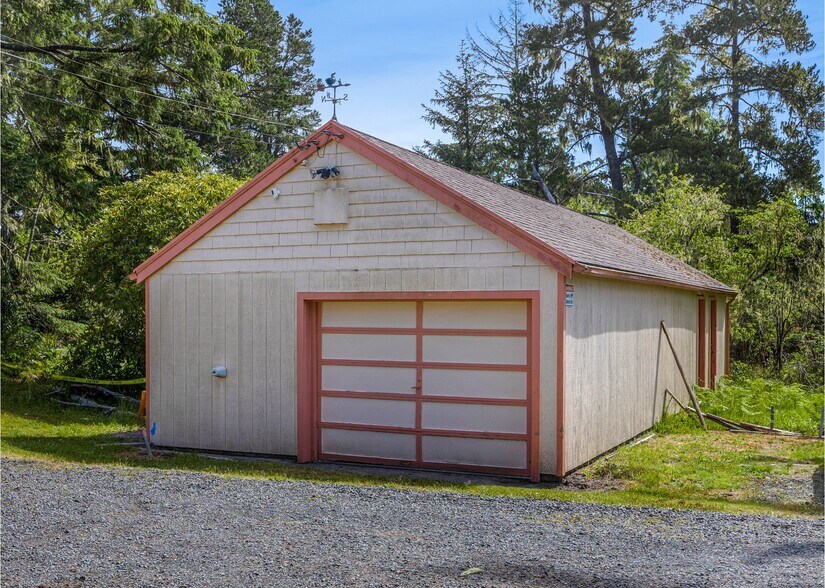 More Photos Of 2624 Neawanna St, Seaside Specialty For Sale