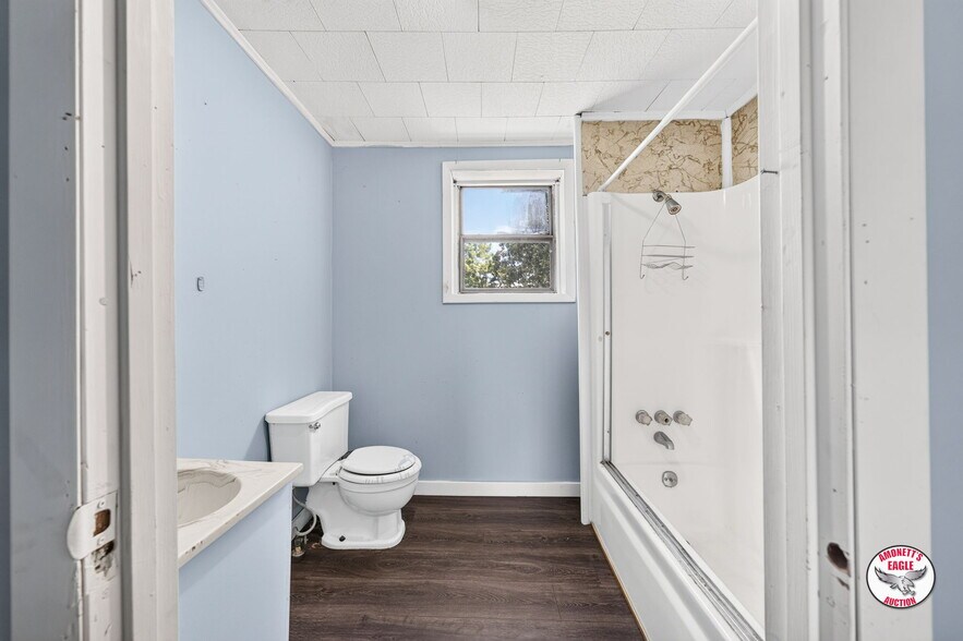More Photos Of 2969 Moodyville Rd, Byrdstown General Retail For Sale