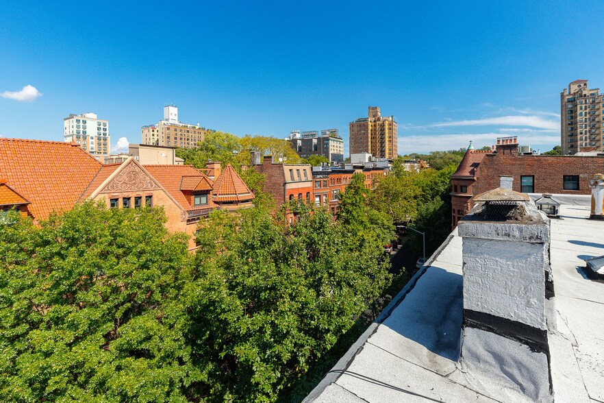 More Photos Of 121 8th Ave, Brooklyn Apartments For Sale