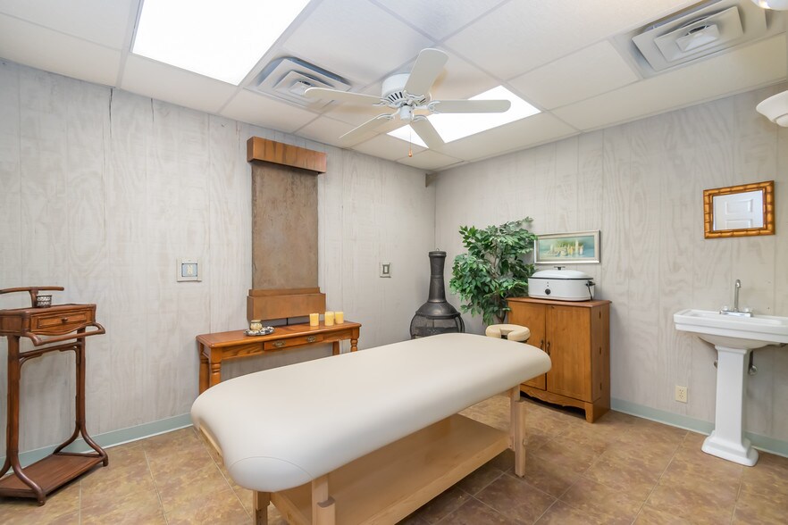 More Photos Of 3920 Nowata Rd, Bartlesville Freestanding For Sale